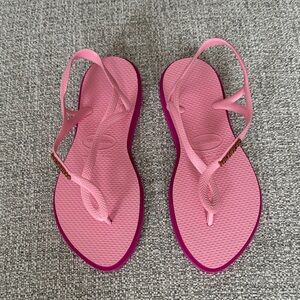 Havaianas Pink Sandals with Gold Accent